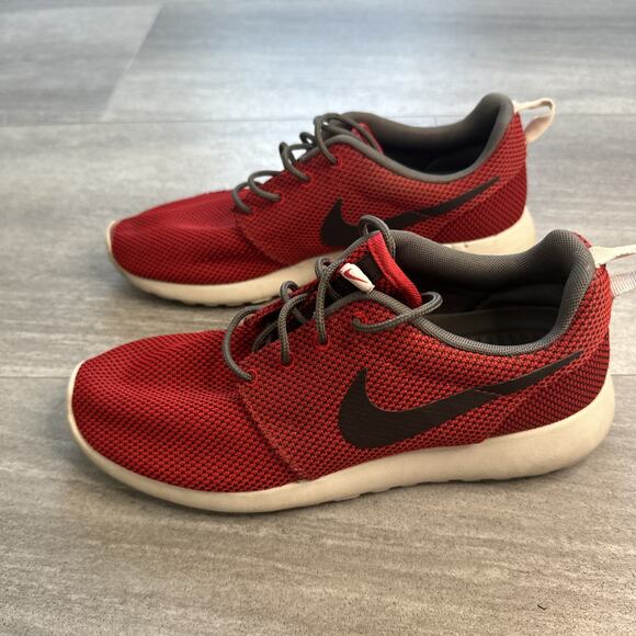 Nike Rosherun Red Shoes Men's 7 Lightweight Running 511881-622 - Picture 3 of 7
